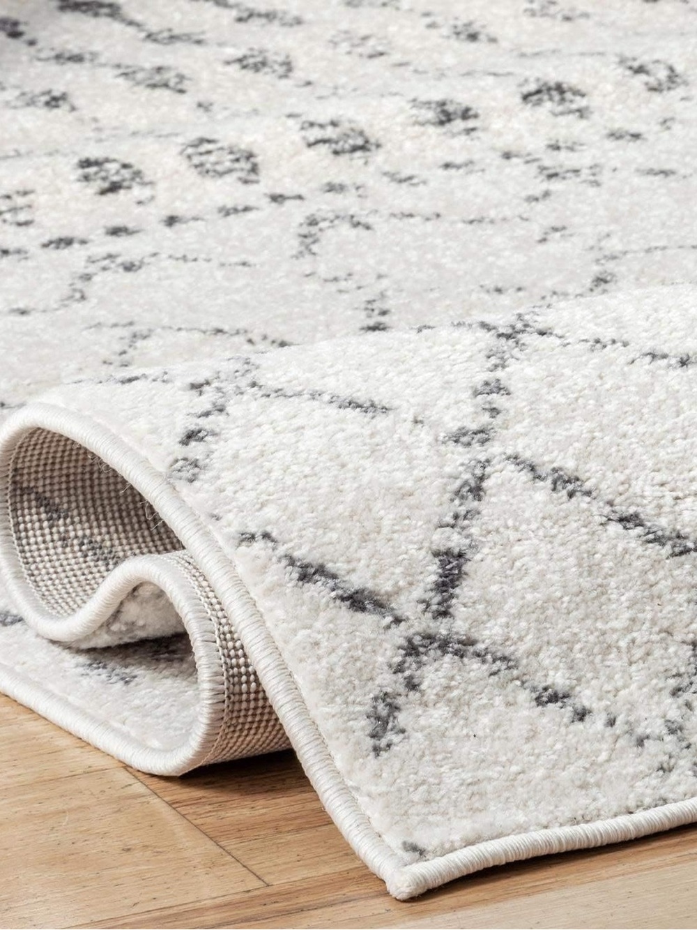 Neutral Gray Patterned Area Rug - Home Other - Picture 4 of 4